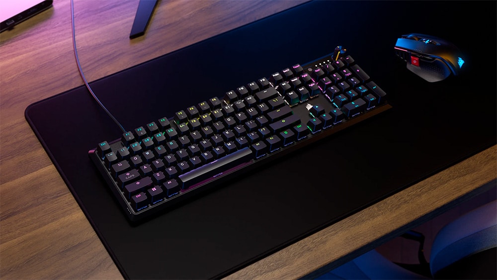 CORSAIR K70 CORE RGB: teclado mecánico con pulsadores CORSAIR MLX Red