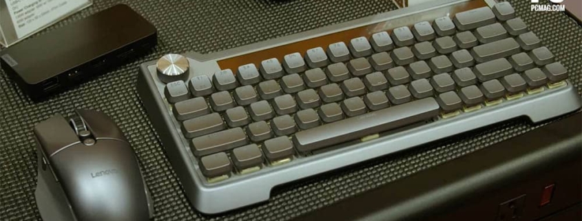 Descubre el innovador teclado de Lenovo: ¡Recárgalo en 5 minutos girando una rueda o con energía solar y disfruta de 30 minutos de uso!